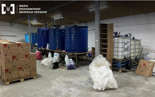 Продавали підроблену побутову хімію під знаками відомих брендів: судитимуть зловмисників
