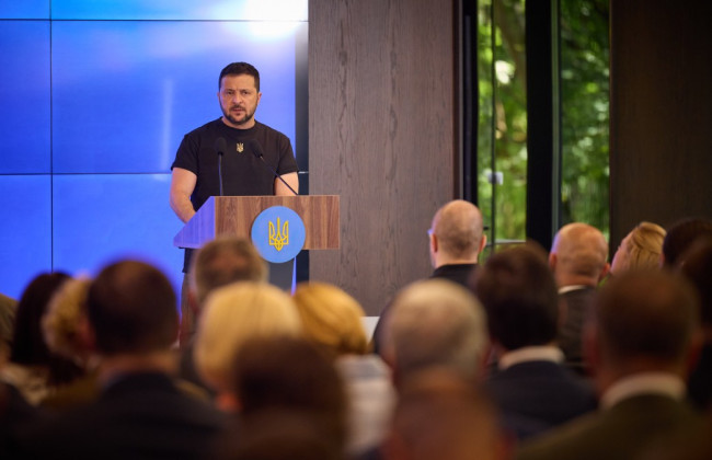 Есть те, кто скорее статист, а реальную работу делают другие, – Зеленский провел совещание с украинскими послами