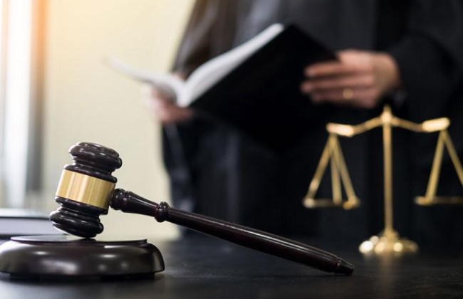 Если при рассмотрении дела в порядке отдельного производства возникает спор о праве – суд оставляет заявление без рассмотрения