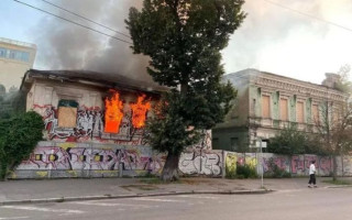 У Києві горіла пам’ятка архітектури 19 століття: поліція розслідує факт підпалу
