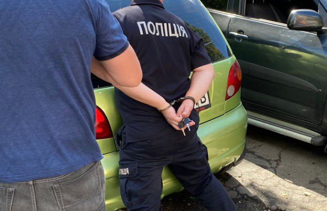 В Киевской области правоохранителя подозревают в изнасиловании 10-летней девочки