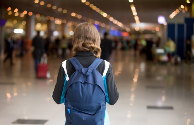 Батько через суд намагався повернути до України своїх дітей, що через війну виїхали з матір’ю за кордон – що вирішив суд