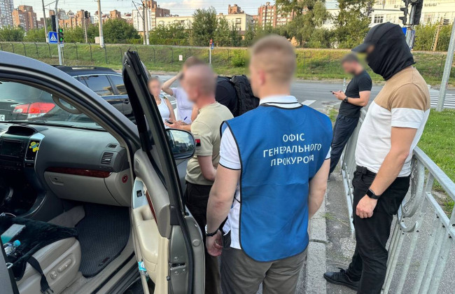 ГБР задержало начальника Голосеевского военкомата – он подозревается в незаконной переправке лиц через границу