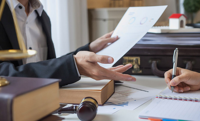 Верховный Суд сделал вывод о временных рамках подачи заявления о взыскании расходов на правовую помощь