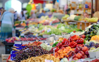 У Києві з 8 серпня дозволять продавати на ярмарках продукти, що швидко псуються
