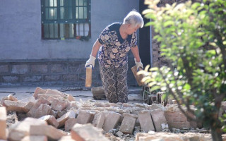 Китай сколихнув потужний землетрус: зруйновано понад 100 будівель, поранена 21 людина