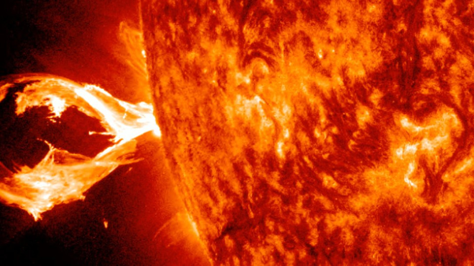 На Солнце произошла долговременная вспышка: Землю накроет магнитная буря