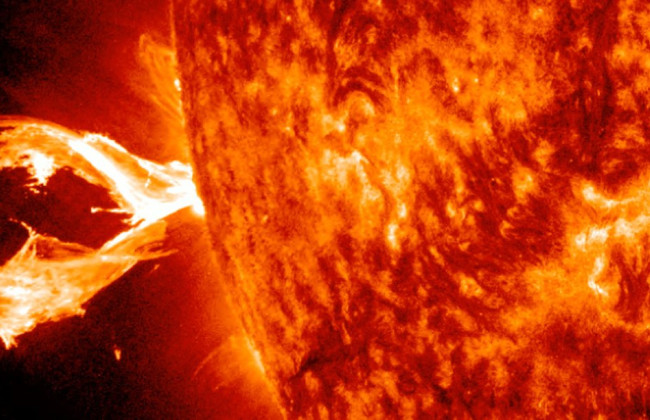 На Солнце произошла долговременная вспышка: Землю накроет магнитная буря