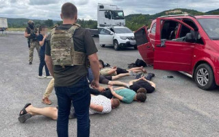 За кордон на човні за $4500: на Закарпатті викрили схему переправлення ухилянтів у Румунію