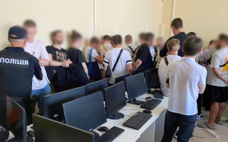 У Києві «накрили» масштабний call-центр шахраїв