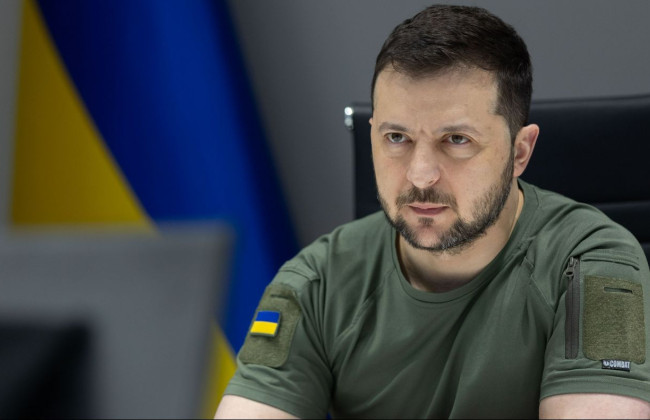 Зеленський про хабарників у владі: «Хто працює собі «на кишеню», як мінімум піде під суд»