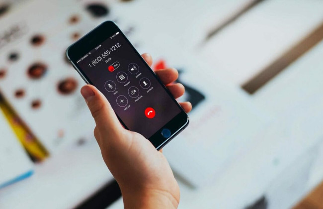 Буде важко звикнути: із центру екрану iPhone приберуть червону кнопку завершення виклику