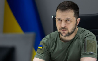 Зеленський про хабарників у владі: «Хто працює собі «на кишеню», як мінімум піде під суд»