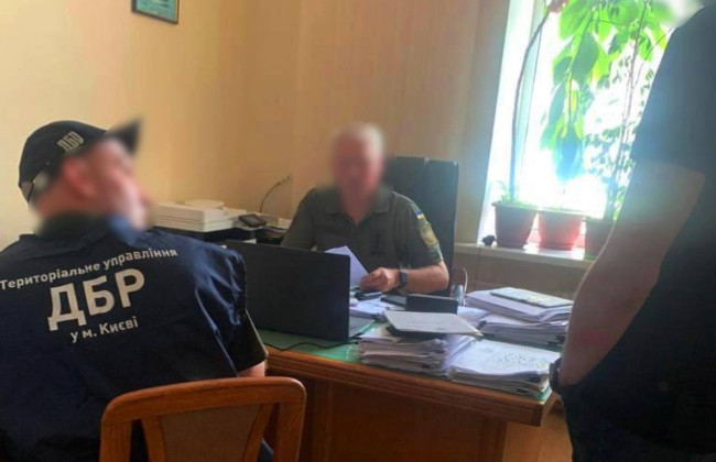 Почти 16 млн гривен убытков во время «ремонта» дороги: чиновника Минобороны подозревают в халатности