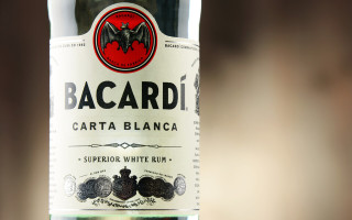 Крупнейшую в мире частную алкогольную компанию Bacardi внесли в список международных спонсоров войны