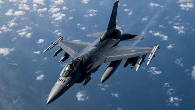 Обучение украинских пилотов F-16 затянется до лета 2024 года