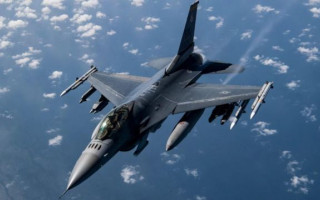 Обучение украинских пилотов F-16 затянется до лета 2024 года
