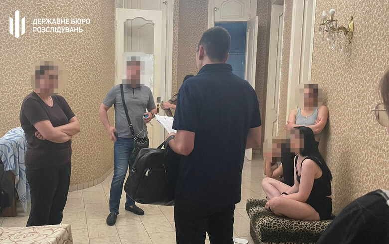 В Одесі викрили мережу будинків розпусти, яку організував поліцейський
