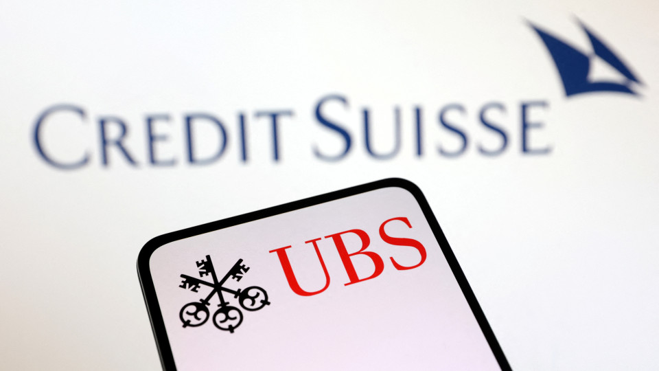 Роздрібні інвестори Credit Suisse готують позов до суду, щоб оскаржити придбання UBS, — ЗМІ