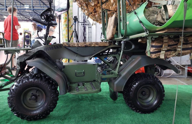 Кияни створили електроквадроцикл HIMAKS, який здатен евакуйовувати поранених з полю бою