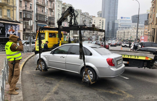 Кабмін вніс зміни до порядку евакуації авто