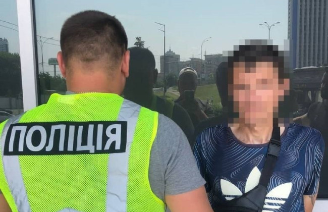 Грабил припаркованные автомобили: в Киеве будут судить местного вора