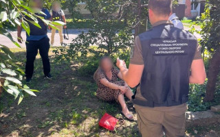 В Черкасской области задержали работницу ТЦК, которая обещала военнообязанному помочь уклониться от призыва и уехать за границу