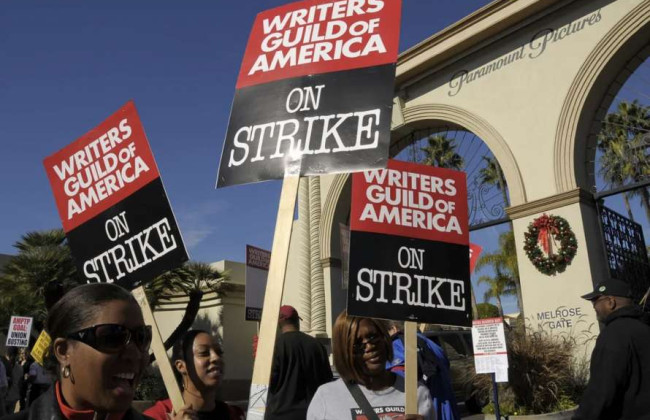 100-дневная забастовка: сценаристы Голливуда демонстрируют единство и ведут борьбу с искусственным интеллектом