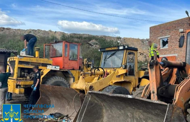 У Чернігові троє посадовців комунального підприємства привласнили пальне на понад 1 мільйон