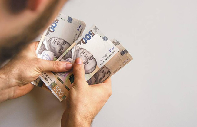 Право на назначение и выплату единовременной денежной помощи военнослужащим при увольнении: позиция КАС ВС