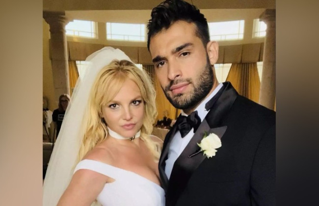 Зрада та побої: Брітні Спірс розлучається із Семом Асгарі після року в шлюбі