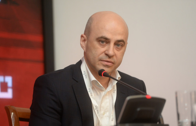 Заместитель Сальникова Максим Пампура – фигурант дела о решении вопросов в ВС за «пятерочку», продолжает руководить вопросами судебной власти