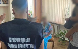 Допомагала призовникам уникнути мобілізації: керівницю аспірантури Льотної академії НАУ затримали на хабарі