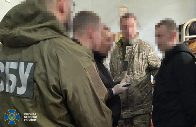 «Вислужувався» перед фсб рф, а загримів за ґрати на 16 років: судили рецидивіста, який «зливав» позиції ЗСУ