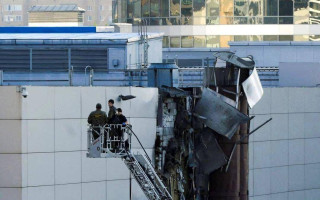 На росії знову гучно: невідомий безпілотник влучив в центрі моски, відео
