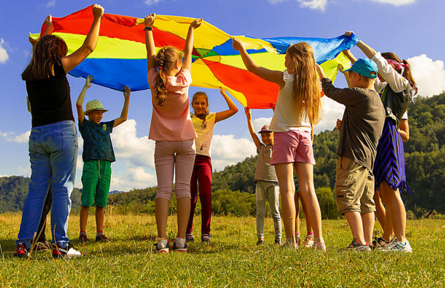 «еОздоровление»: дети из малообеспеченных семей и дети с инвалидностью получат деньги на отдых