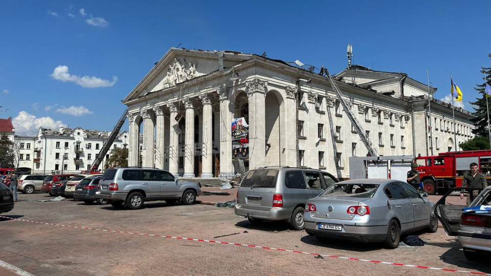 Выставка дронов, проходившая в драмтеатре Чернигова, с городским советом не соглашалась