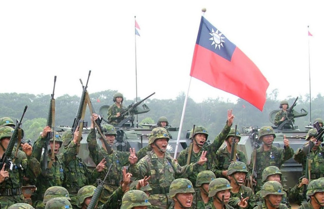 «Предупреждение» Тайваню: Китай приступил к военным учениям возле острова
