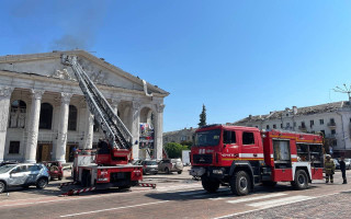 МВД показало кадры ликвидации последствий террористического удара по Чернигову: фото и видео