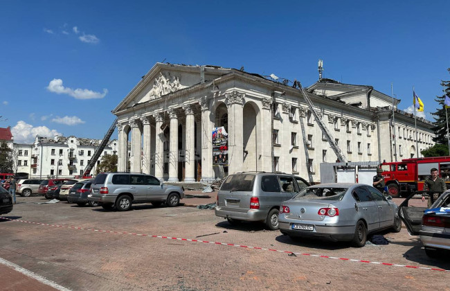 Выставка дронов, проходившая в драмтеатре Чернигова, с городским советом не соглашалась