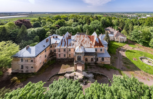 Во Львовской области планируют восстановить заброшенный дворец, возраст которого около 300 лет