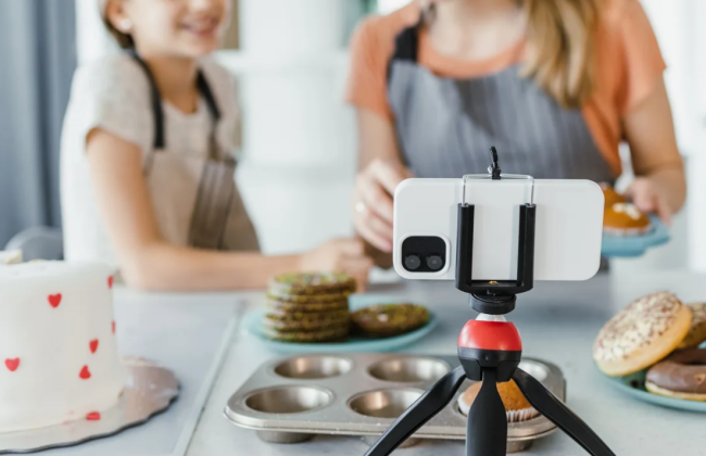 В штате Иллинойс принят закон, обязывающий родителей-блоггеров компенсировать детям половину заработка, если они в кадре