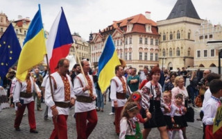 Чехия существенно сократила расходы на беженцев из Украины