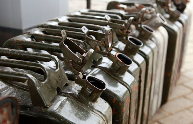 103 000 грн збитків бюджету: у Києві посадовець заробив на закупівлі палива