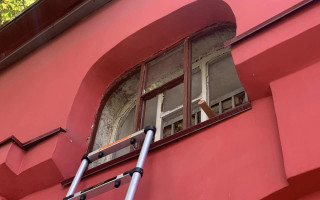 В университете Шевченко реставрировали аутентичные окна, поврежденные в результате российской атаки на Киев
