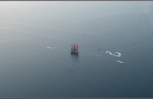 Українські військові з катерів завдали удару по російському літаку біля Зміїного — ГУР, відео