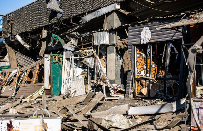 Внаслідок удару по Дніпру – 10 постраждалих: фото руйнувань