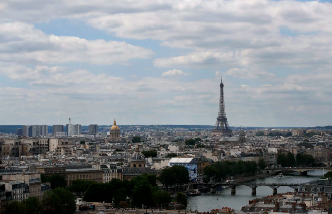 Эйфелевую башню в Париже подсветят в цвета государственного флага Украины