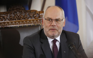 Президент Эстонии требует объяснений от премьера относительно «российского бизнеса» ее мужа