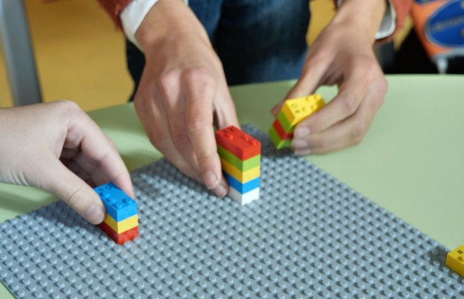 LEGO продаватиме конструктор зі шрифтом Брайля, щоб допомогти дітям із вадами зору